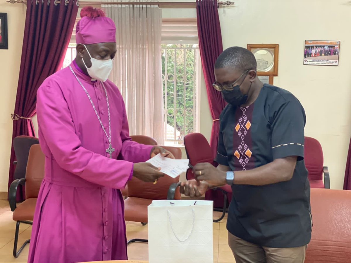 Archbp_COU's tweet photo. My dear brother in the Lord &amp; fellow servant in Christ’s vineyard, Ap. @mosesmukisa &amp; his team from @worship_harvest gave me a Cheque of #30M today towards our #ChurchHouse love gift drive &amp; copies of his books on financial literacy.
I am very grateful for this generosity. https://t.co/yp3HO3zP0H