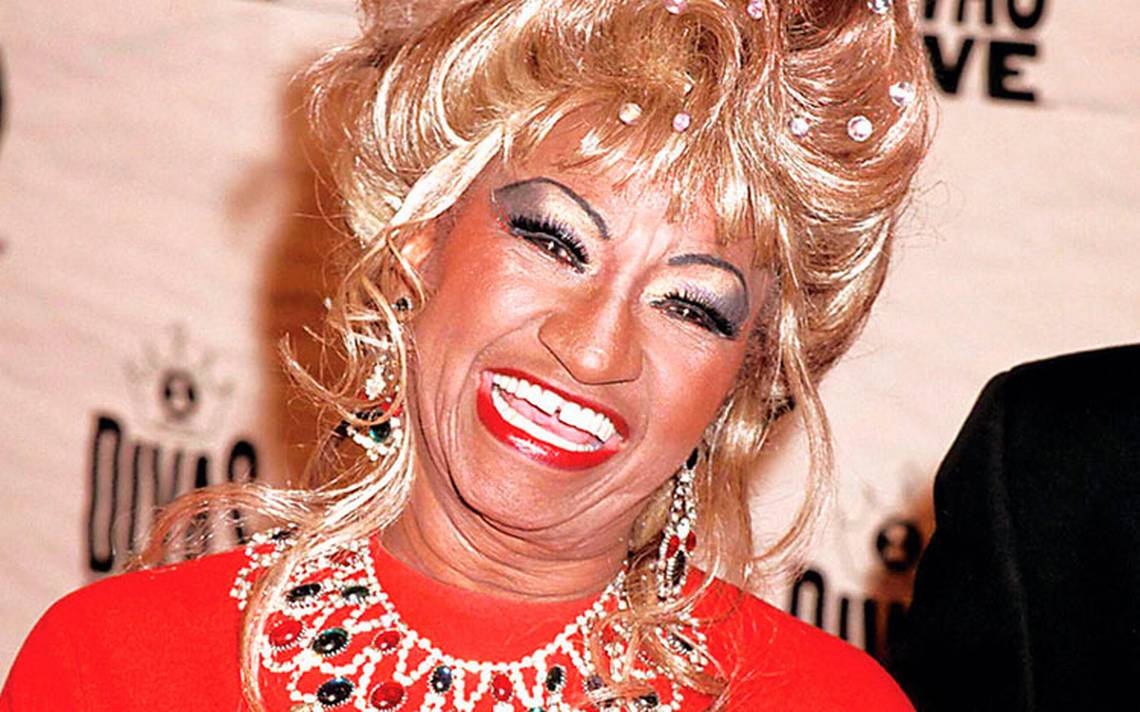 Caliente1041FM's tweet photo. #NoticiaCaliente Partituras de la cantante Celia Cruz fueron donadas para la educación musical. Parte de la historia musical de Celia Cruz, podrá ser estudiada desde hoy en la Universidad Internacional de Florida en Estados Unidos. https://t.co/ZYcNuNPAz2