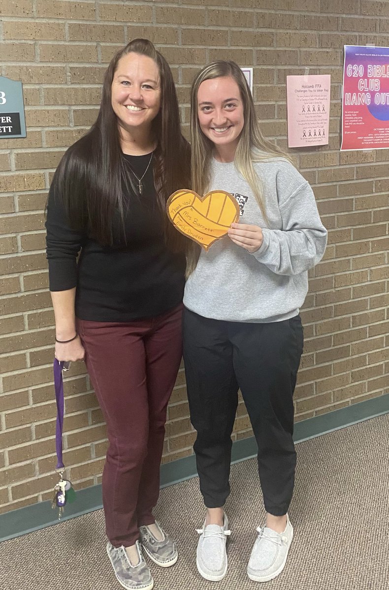 EmilyDryden3's tweet photo. Thank you Coach Barrett for having an impact in my life! 🧡🖤 # LonghornImpact @holcombvbsb https://t.co/8IwGqji8Us