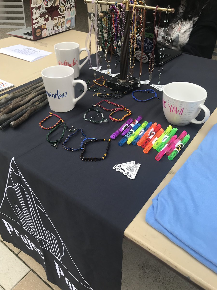 ProjectPotter_'s tweet image. Come check out some of the super magical Harry Potter items you can get! We will be in the Quad until 1:30 PM today right outside of McCormick Hall! 🤩