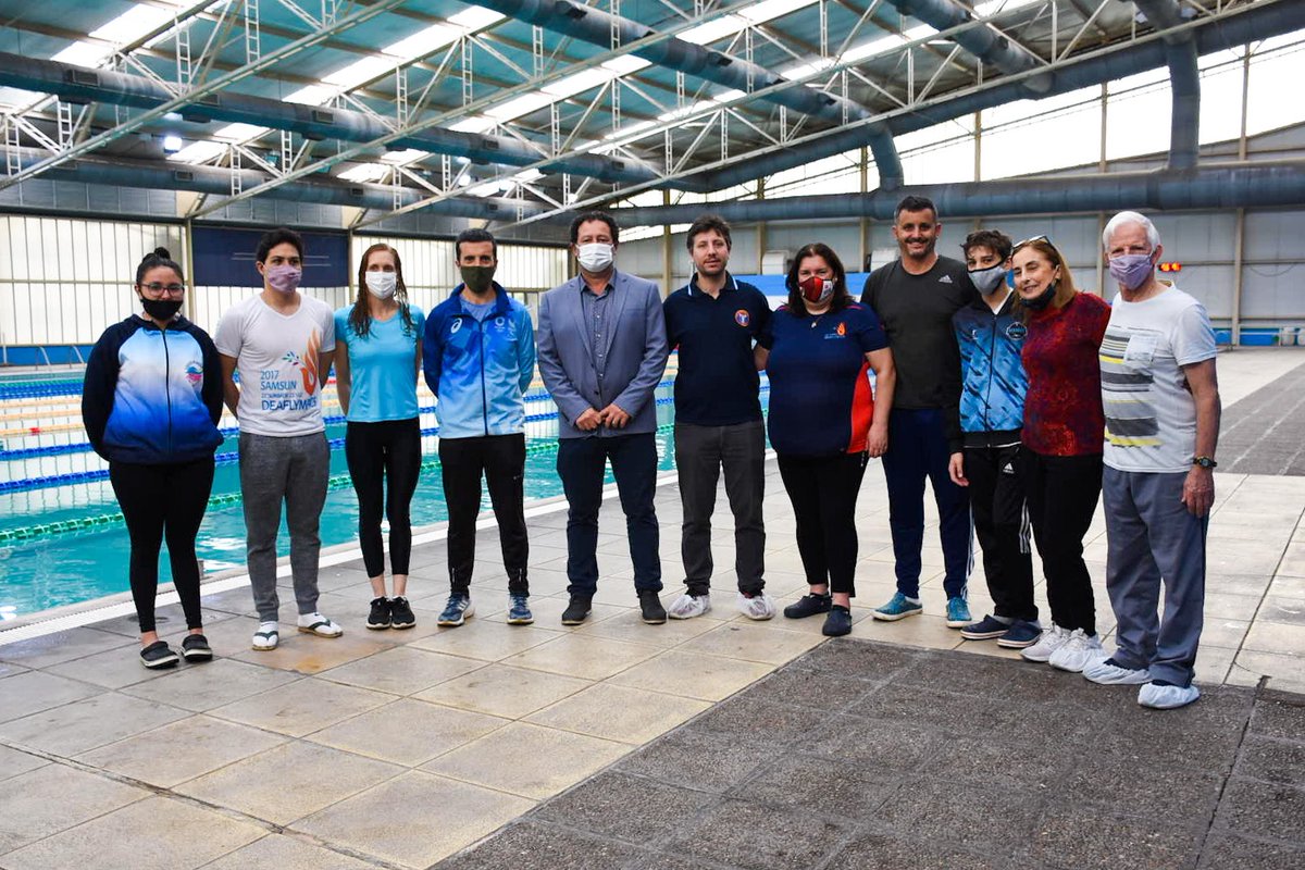 #DeporteAdaptado El seleccionado de natación de la Confederación Argentina de Deportes para Sordos (CADES), que se prepara para el Mundial de Polonia, se concentró en el CeNARD. Argentina tendrá 4 representantes: Celeste Puñet, Julián Vincitorio, Natali Carrizo y Emanuel Llanos.