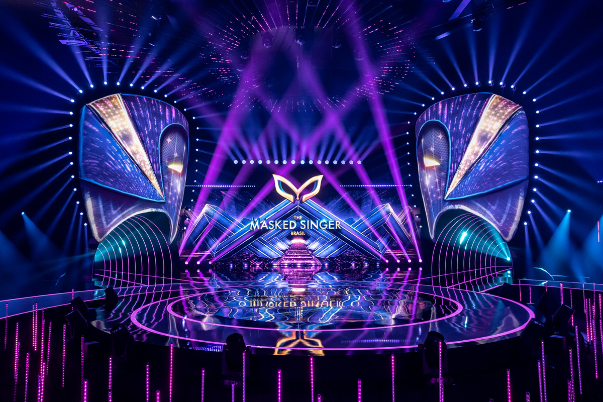 ClayPakyNews's tweet image. It’s No Mystery That Claypaky Fixtures Light Up New “Masked Singer of Brasil” TV Series.
LD/DoP: Alexandre Augusto
LP/LO: Vinicius Gonçalves Costa
Lighting supplied by Spectrun Design e Iluminação

Read more: cutt.ly/Claypaky_Maske…
#Claypaky #Mythos2 #Sharpy #IgniteYourShow