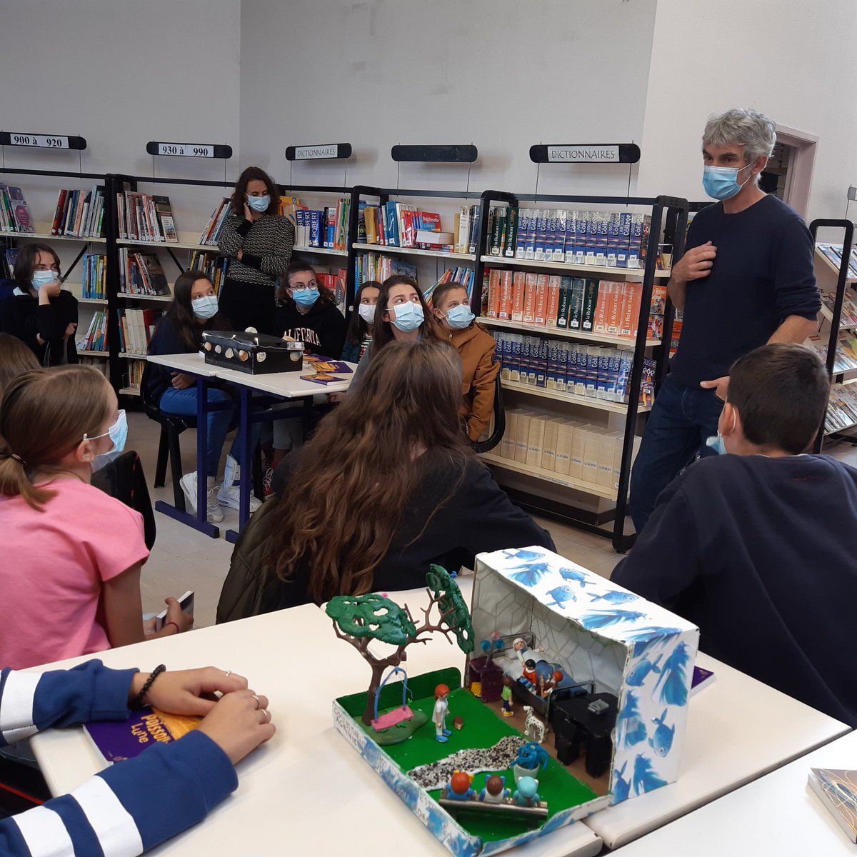 ColCamus12's tweet photo. Alex Cousseau a rencontré des élèves de 5ème ce matin.
#alexcousseau 
#festivaldulivrejeunessesainteradegonde
#littératurejeunesse https://t.co/oxtOeBTPpz