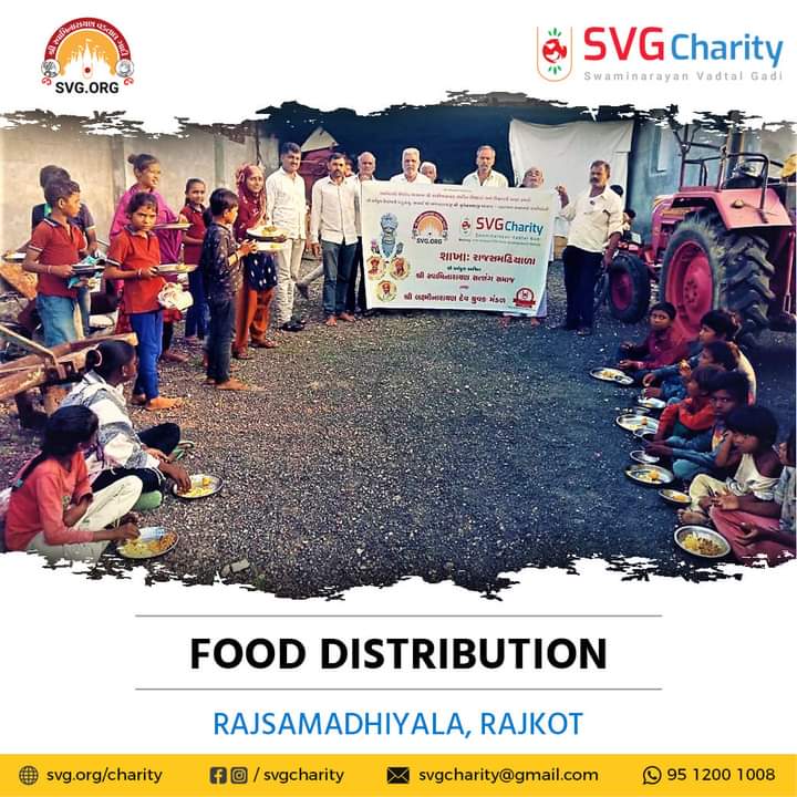 SvgCharity's tweet photo. 🗒️ 𝐅𝐨𝐨𝐝 ����𝐢𝐬𝐭𝐫𝐢𝐛𝐮𝐭𝐢𝐨𝐧 𝐁𝐲 𝐒𝐕𝐆 📗
राजकोट के राज समढियाला गांव के @officiallndym के युवाओ द्वारा गरीब बच्चो को भोजन का वितरण किया गया | 

#SVGcharity #fooddistribution  #VadtalGadi #Humanity #TogetherWeServeBetter  #svgcharityvolunteer #FreefoodService  #FoodKit https://t.co/7SdOENM7Pd