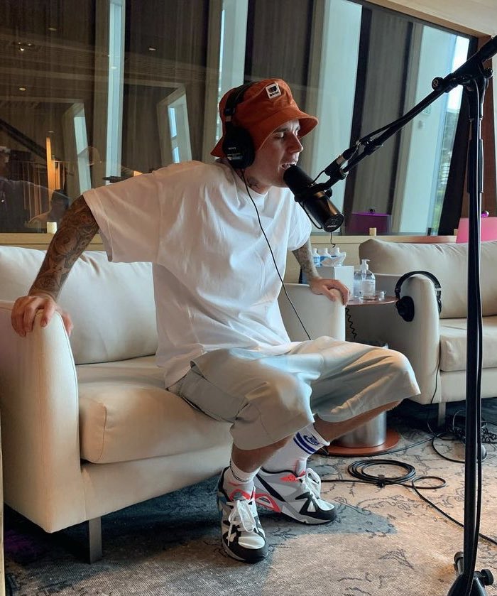 Trustedbieberr's tweet photo. Justin Bieber is coming up with new music, OMG https://t.co/sXFzHAPX4F