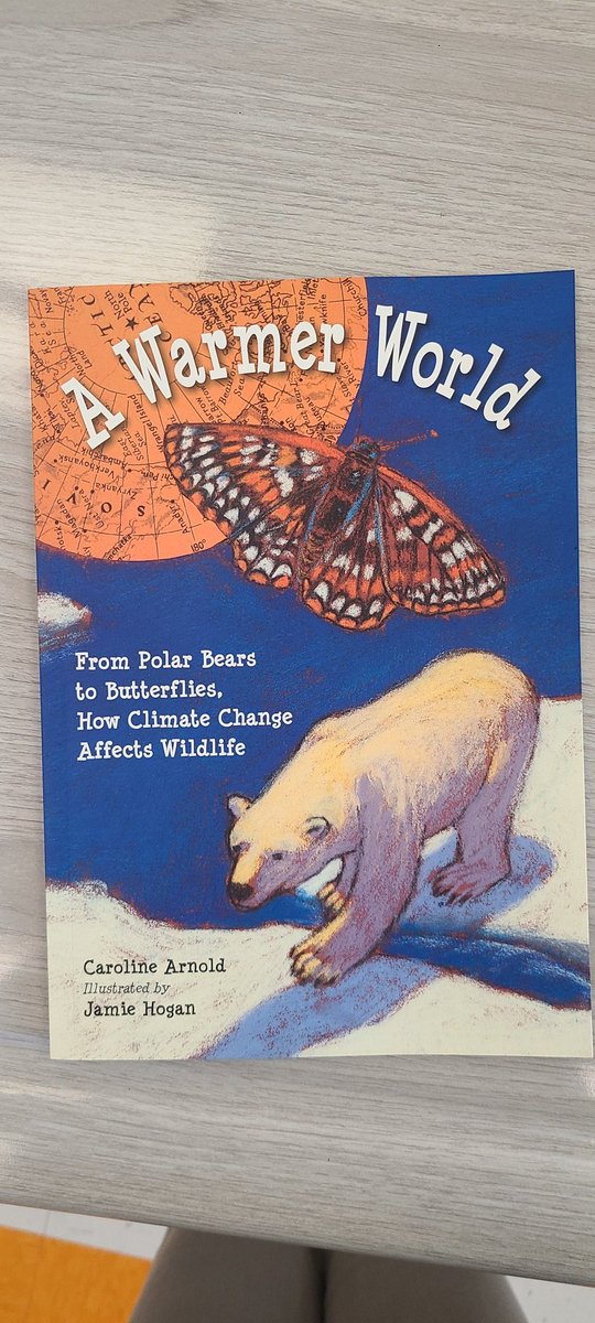 We love text features! Ss are on a hunt to find different features in our mentor texts. <a href="/CMSmtolive/">CMS Elementary School</a> @MathWithMrsM <a href="/KatVizzone/">Kat Vizzone</a>