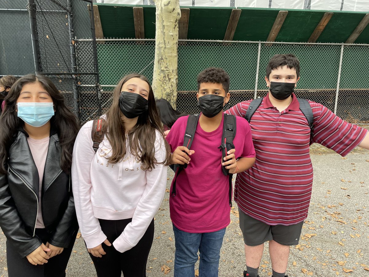 MS101_Bronx's tweet photo. Today, we wear pink! #choosekind #ms101strong #workhard #BreastCancerAwarenessMonth @UFT @NYCSchools https://t.co/1uhlfoyEdC