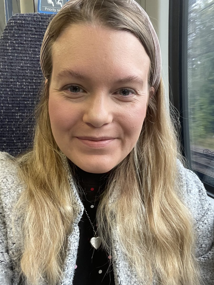 rhianvhooton's tweet image. 10 trains over 2 days to see my lovely @irwinmitchell Cambridge team in 3D!! #worthit and thanks again @GurpreetKLalli for the out. of. this. world. carrot cake #oneIM #humantouch