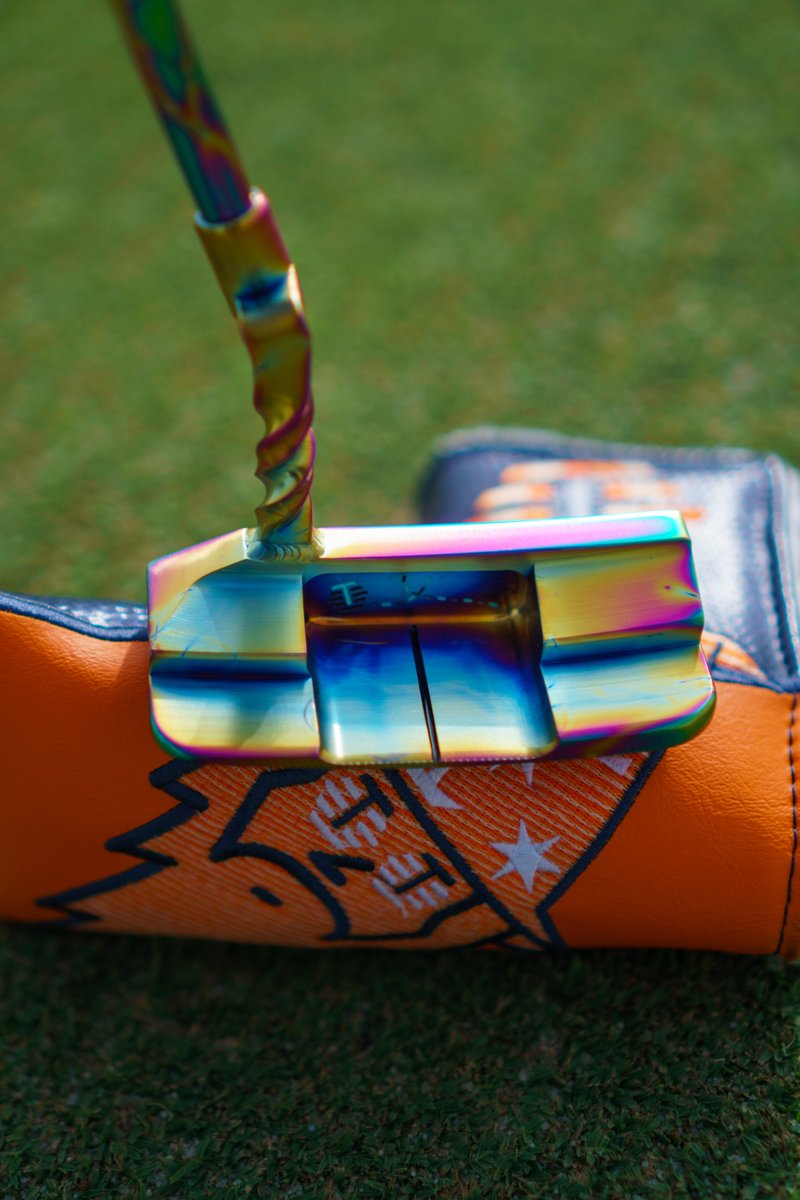 Fresh Arrival!😍
We handpicked this incredible 1 of 1 #QB6 DASS Racing Stinger putter from @BettinardiGolf's #TheHIVE.🔥
Available now at #eGolfMegastore, Al Quoz ⛳
___
#Bettinardi #customputters #DASS #limitededition #putters #oneofakind #racingstinger #putteroftheweek #eGolf