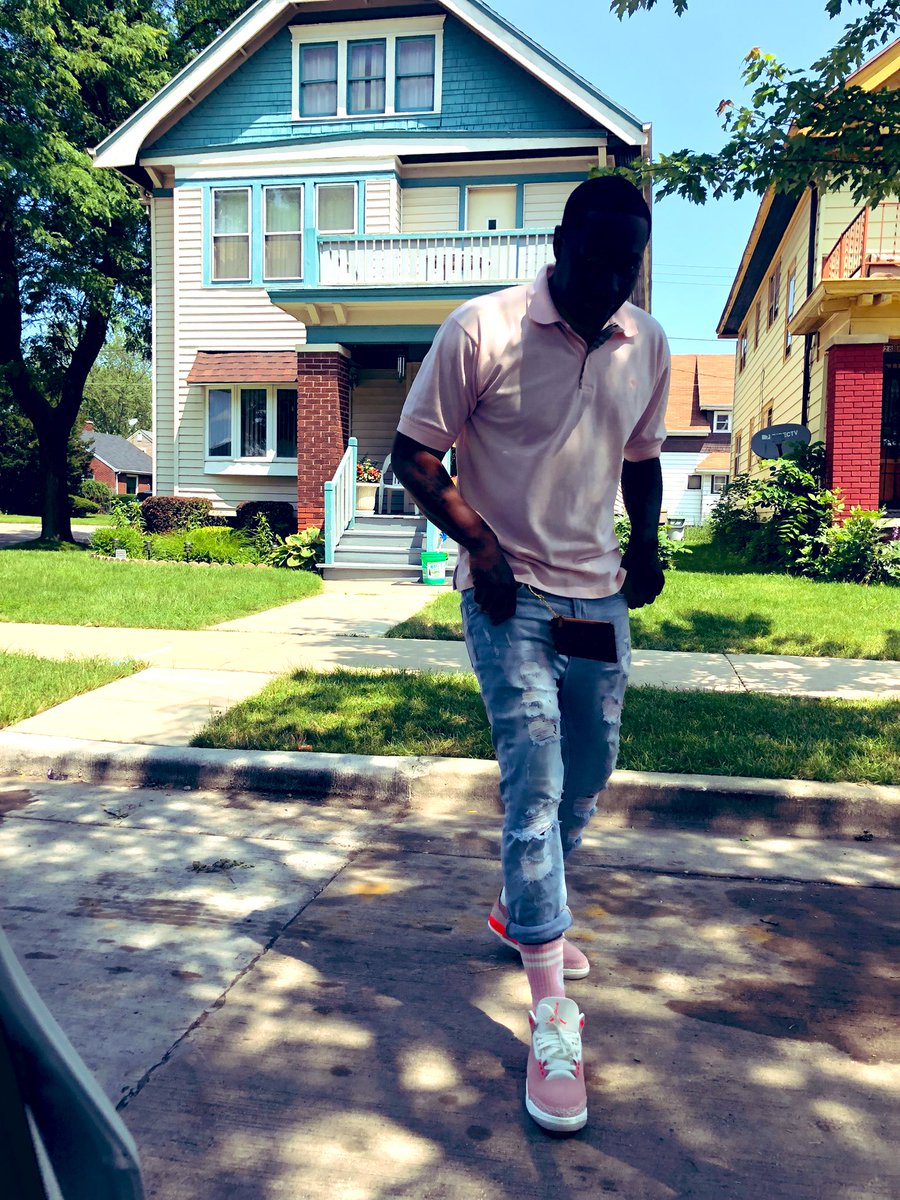 CapdriveL's tweet image. That’s how I step on ni’’as #snapchatdown