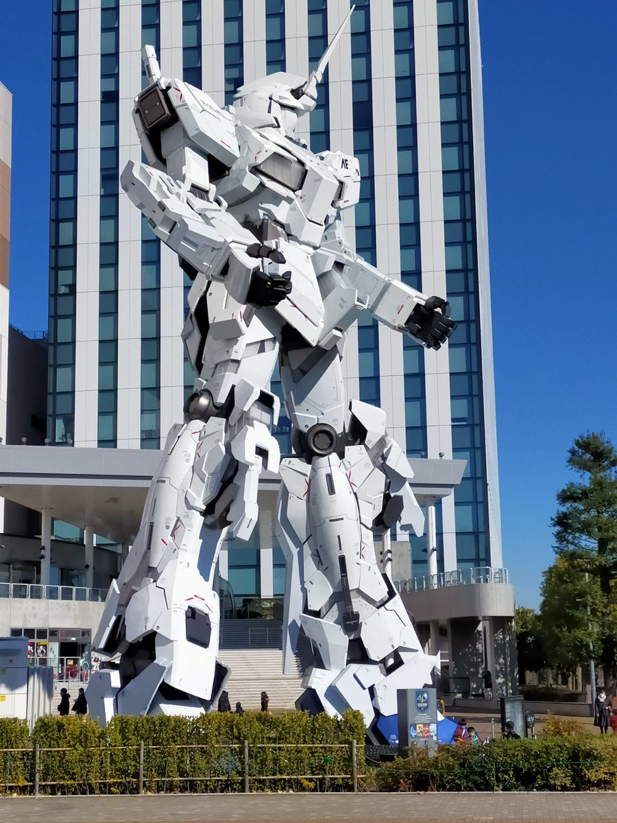 ogp_69's tweet photo. 今年の1月2日です。訳あって東京にいました。ユニコーンガンダム見てきたらと知人の薦めで見に行き、勿論ガンダムベースにも足を運びました。しかし、このとき自分がガンプラを始める事になろうとは思いもせず、手ぶらで家路に…　この後1週間後にガンプラに出会うとは😖また、いつの日か行きたい！！ https://t.co/DYYixgaJ6u