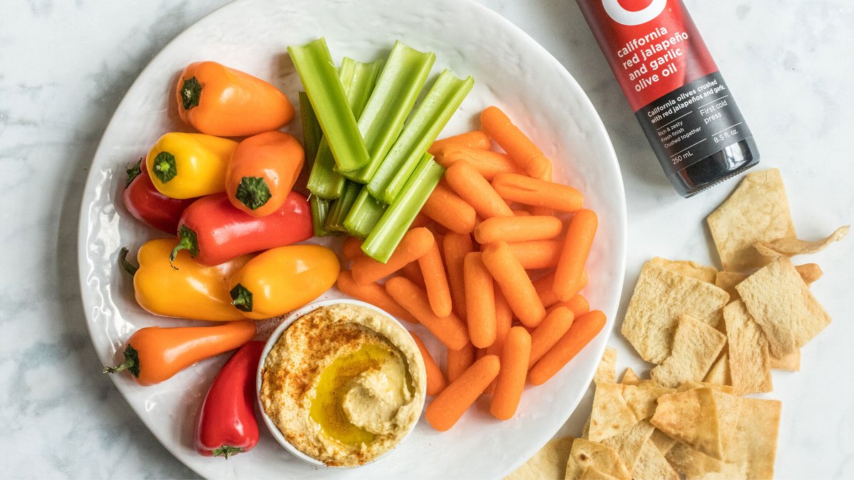 Ripe red jalapeños and fresh garlic crushed with California olives creates our O Jalapeño  Garlic Olive Oil. With just a subtle amount of spice, this bright, delicious oil livens veggies and invigorates salads with an uncommon twist.
bit.ly/3mE89KO 
#jalapeno #oliveoil