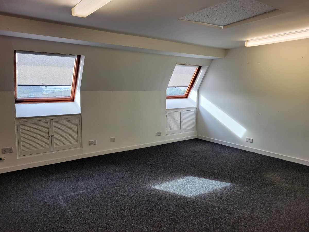 DPGroup_UK's tweet photo. A bright 470 sqft top floor office to let at Mirren Court Three . The space comprises of two small rooms  and has central heating, double glazing and lots of natural day light. Call on 0141 843 4211 to get more details. https://t.co/mlYX4CK1CO