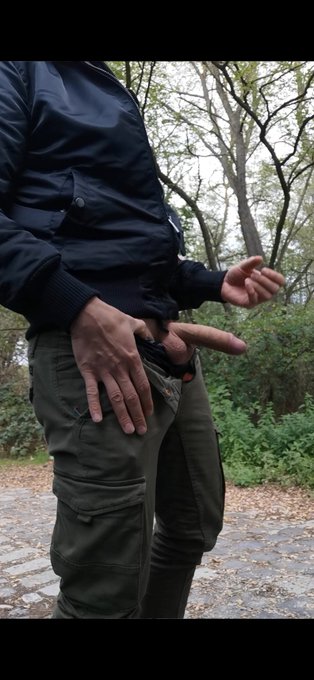 3 pic. RT if you also like outdoor cruising ?? short video is coming soon on my Onlyfans

https://t.co/Hj79q91VFD
