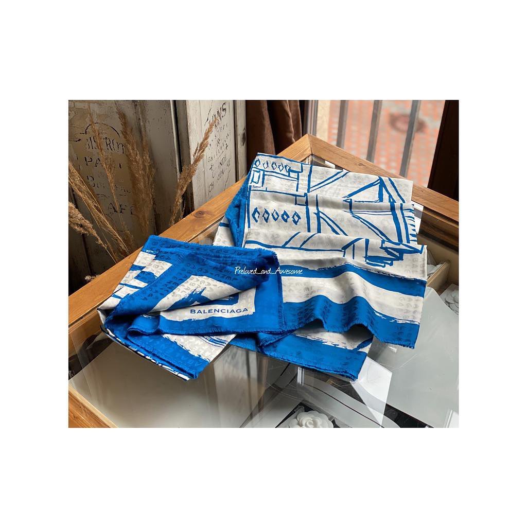 ClubPreloved's tweet photo. #co00005111 #co00005112
#prelovedаксессуары новый платок и шаль Balenciaga с лого по всей поверхности. Новые! Можно в подарок. 16500 и 19900 соотвественно https://t.co/THHiNIv8k3