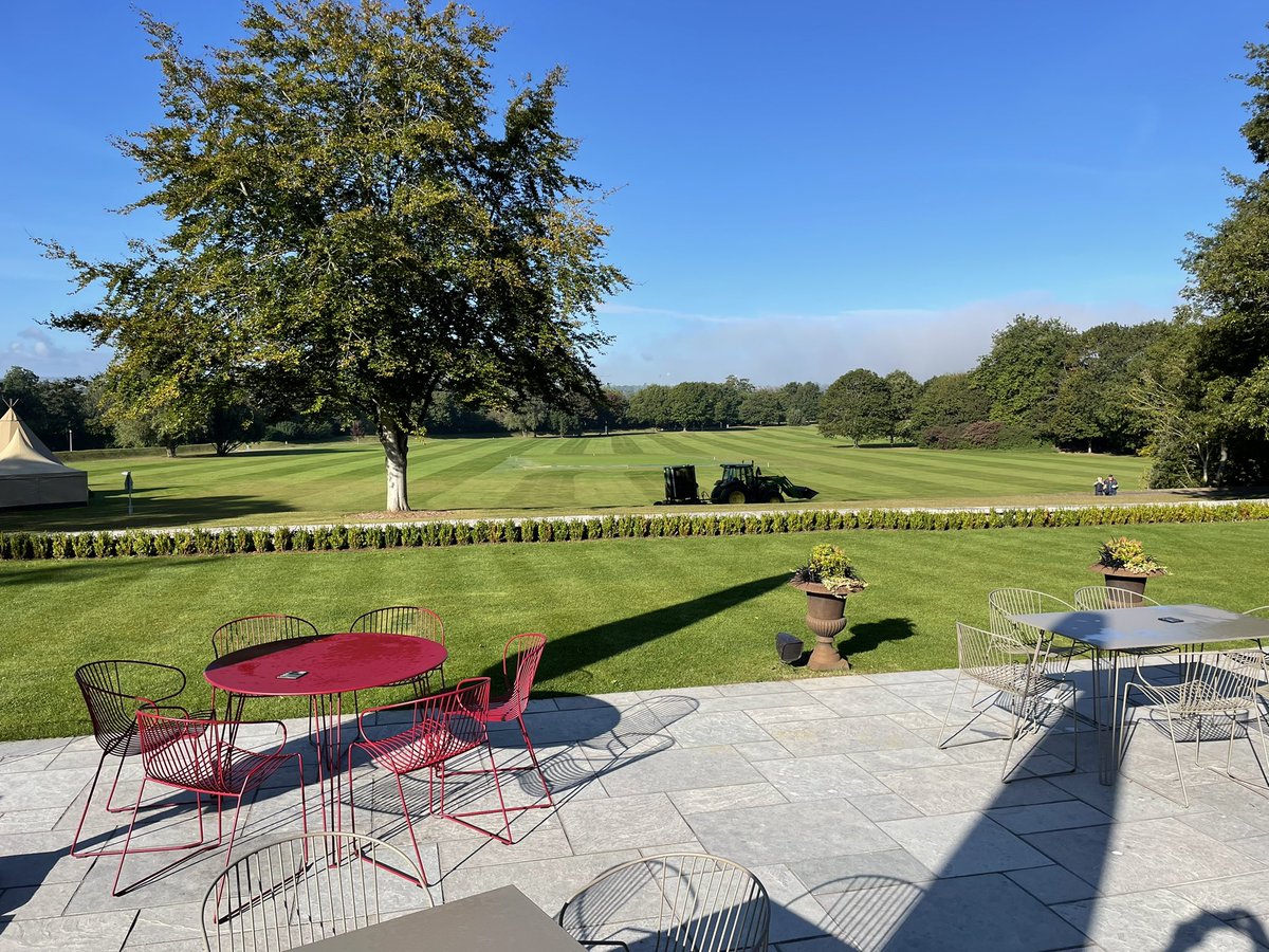 CountyGrounds's tweet image. Early morning at Winslade Park getting those stripes in :) @BurringtonEstat