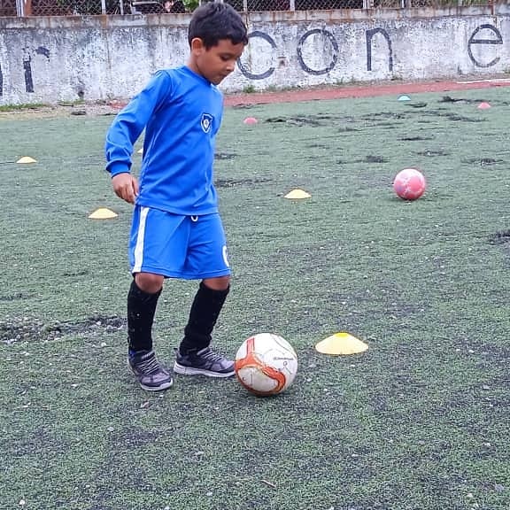 andresbellofcc's tweet photo. #AndresBelloFC | 🔥 Formando los Cracks del futuro.

#SomosLaMareaAzul 💙⚽🇻🇪 https://t.co/9yCcdm276I