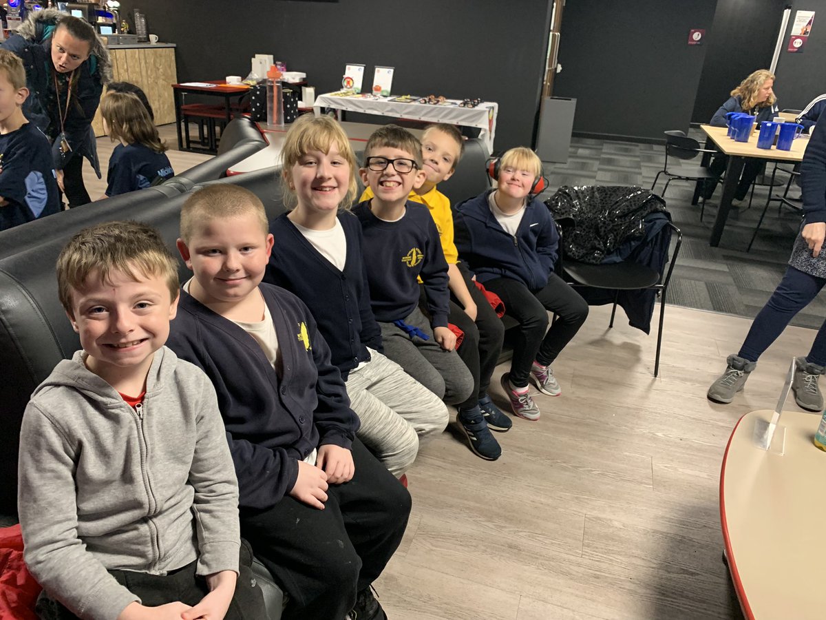 The Poplar Street ten pin bowling team ready for action! 🎳