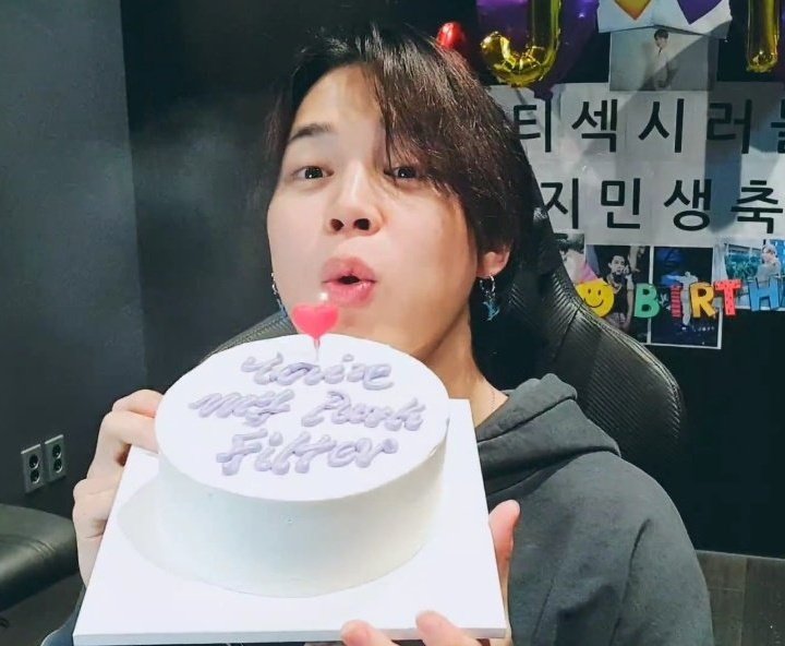 hoscass's tweet photo. o que eu perdi não assistindo a live do jimin no vlive; a thread https://t.co/mThIVgRdze
