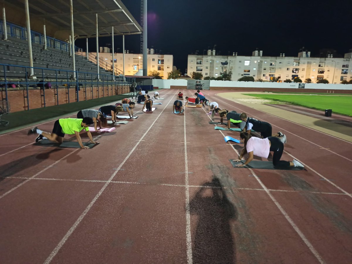 FITTrainer10's tweet photo. Volvemos esta tarde con #GruposFitness

A partir de las 18 horas💪🏻 

¿Te apuntas? Te estamos esperando😁 https://t.co/dAPn9cnjMa