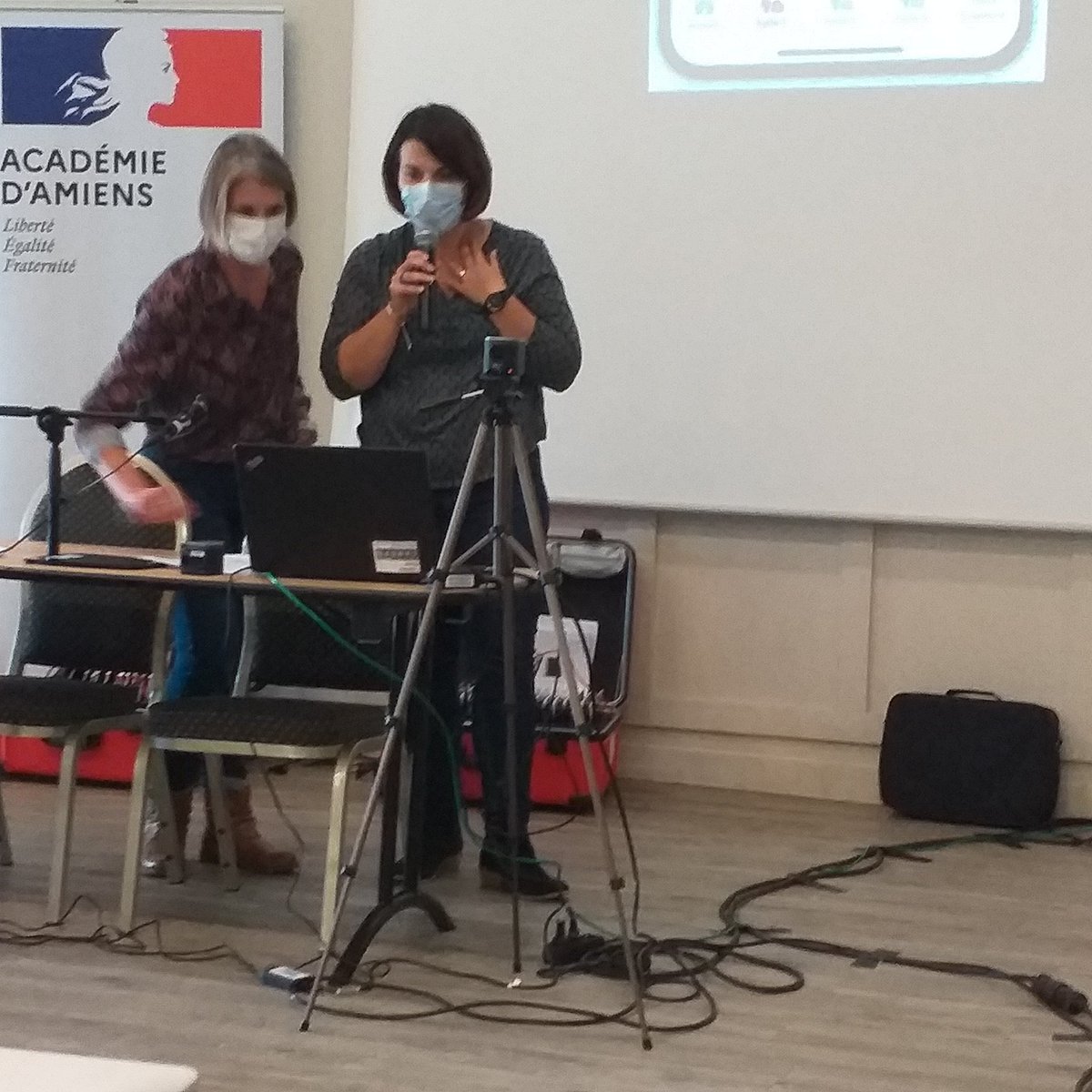 Olivier Petit (@olivierpetit02) on Twitter photo #education Présentation par les Eruns du département d'une application regroupant les principales "applis" qui sont utilisées dans le cadre du développement du TNE <a href="/DSDEN_Aisne/">DSDEN de l'Aisne</a> <a href="/AcAmiens/">Académie d'Amiens</a> #education Présentation par les Eruns du département d'une application regroupant les principales "applis" qui sont utilisées dans le cadre du développement du TNE <a href="/DSDEN_Aisne/">DSDEN de l'Aisne</a> <a href="/AcAmiens/">Académie d'Amiens</a>
