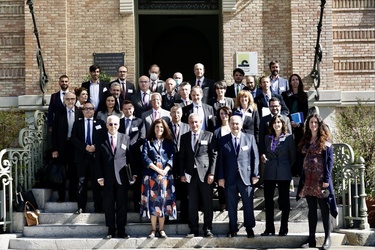 #FamilyPhoto of the #Medthink 5+5 Annual Forum today in Madrid, organised by the <a href="/IEMed_/">IEMed</a> <a href="/UfMSecretariat/">Union for the Mediterranean</a> with <a href="/Casaarabe/">Casa Árabe</a>

Follow LIVE the discussion at 3pm on how to strengthen #cooperation in the Western #Mediterranean.  
🇬🇧 bit.ly/2YGH9C8
🇫🇷 youtu.be/nWBkzY_zQaI