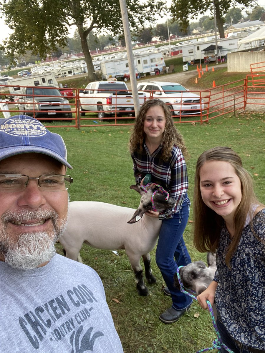 GalesCoachGoss's tweet photo. Wishing Savannah, Casey, and Xavier the best as they show their lambs at the Fairfield County Fair. Gales representing in the agriculture world. @LHSGalesOffice #granvillepike https://t.co/lS6M5r3TaL