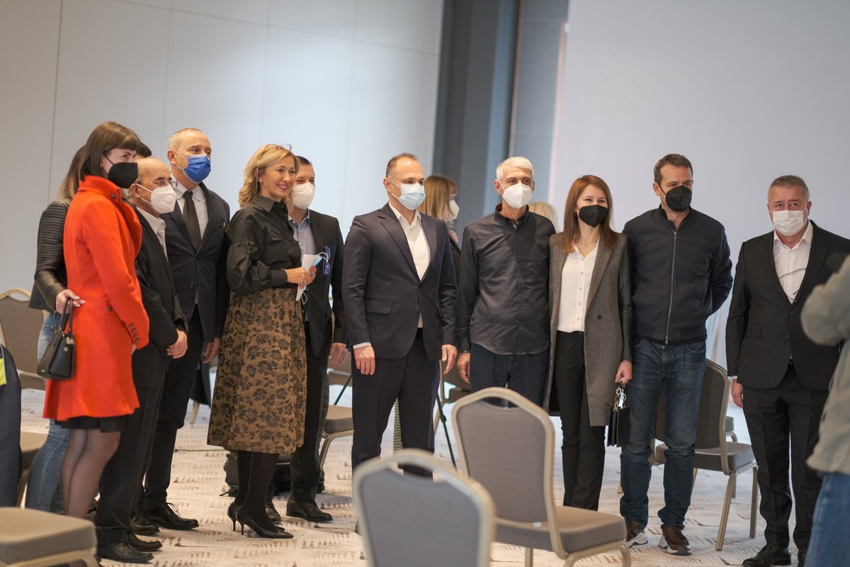 Европскиот ден на органодонорството им го посветуваме на сите семејства кои донираа органи од своите блиски, како и на донаторите на коскена срцевина.

Прочитај повеќе👇
facebook.com/18192033817200…