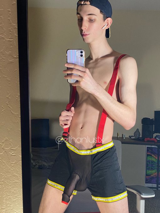 Ready to put my hose to work 🥵😈 https://t.co/fSHMKKgi5d