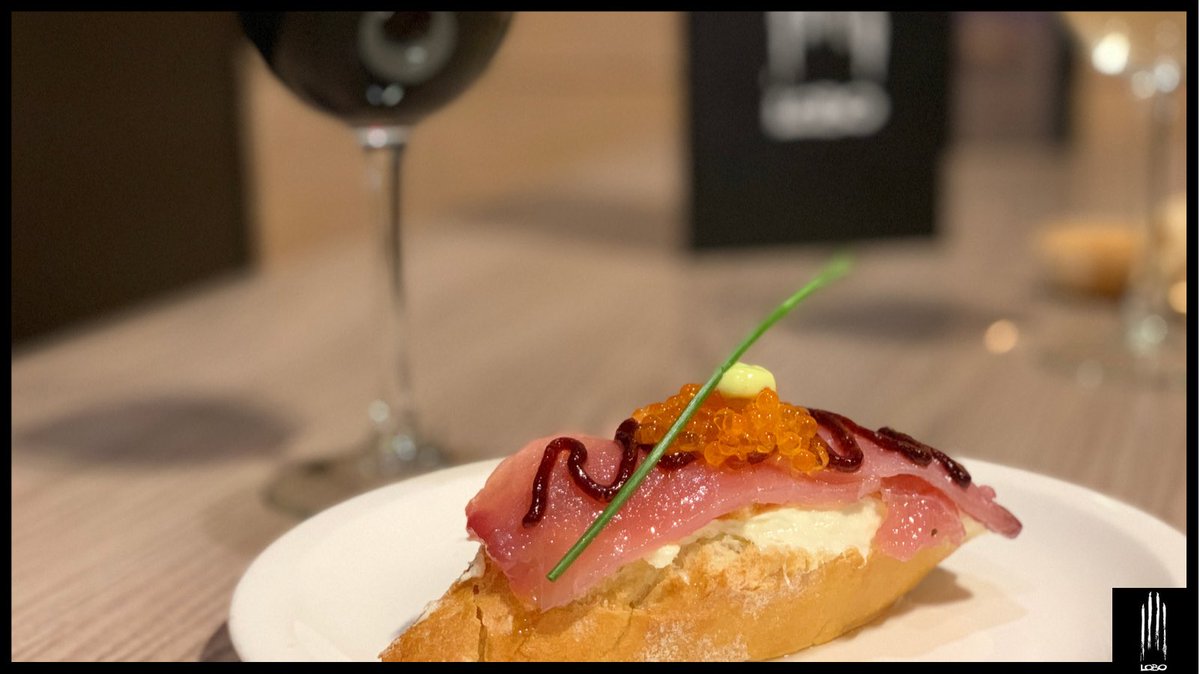 LoboDonosti's tweet photo. Esta semana #lobocentro cierra hoy miércoles por descanso semanal, #loboantiguo y #lobogros están abierto para que no perdáis la buena costumbre del #aperitivo mañanero.
#pintxo #barrapintxo #lobodonosti #bar #restaurante #donostia #sansebastian #pintxos #raciones https://t.co/1hOiIH8NTj