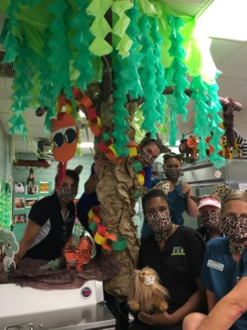 CafeCSD's tweet photo. Colonial's Pleasantville Elementary staff getting WILD About School Lunch!    #NSLW21 #SchoolLunch #WILDSchoolLunch  #SchoolNutritionAssociation    #DelawareDepartmentEducation https://t.co/e2zO3wqLvw