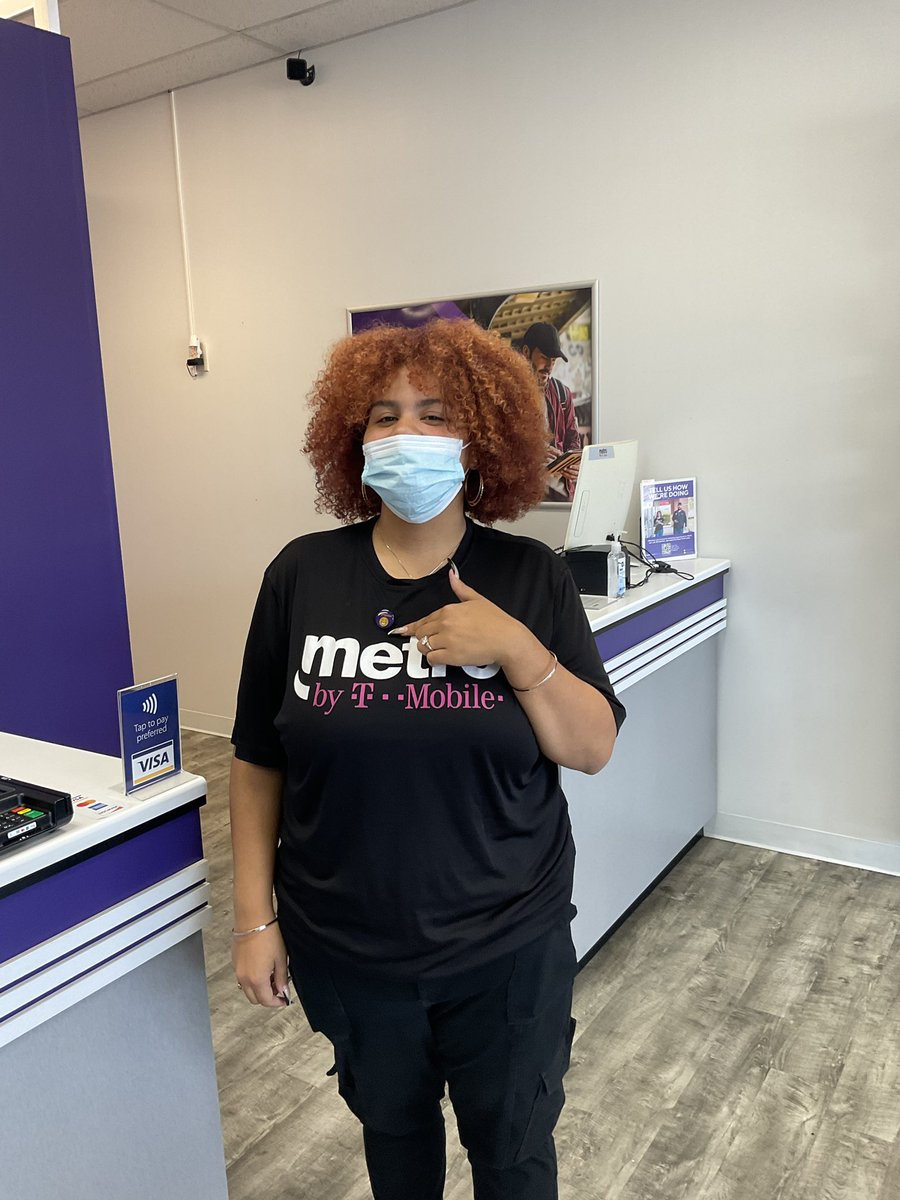 Starting off the day with another #PHPStar acknowledgement. Recognizing her for being so passionate about a quality offer to each and every customer.