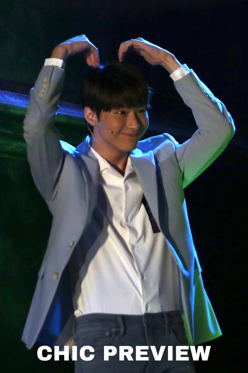 chic__95's tweet photo. 211013 사랑했어요 커튼콜 preview

아기강아지한테는 사랑만 주기,,약속😭💓

#승식 #강승식 #VICTON #SEUNGSIK
#사랑했어요 #기철 https://t.co/9RfFFWKN3R