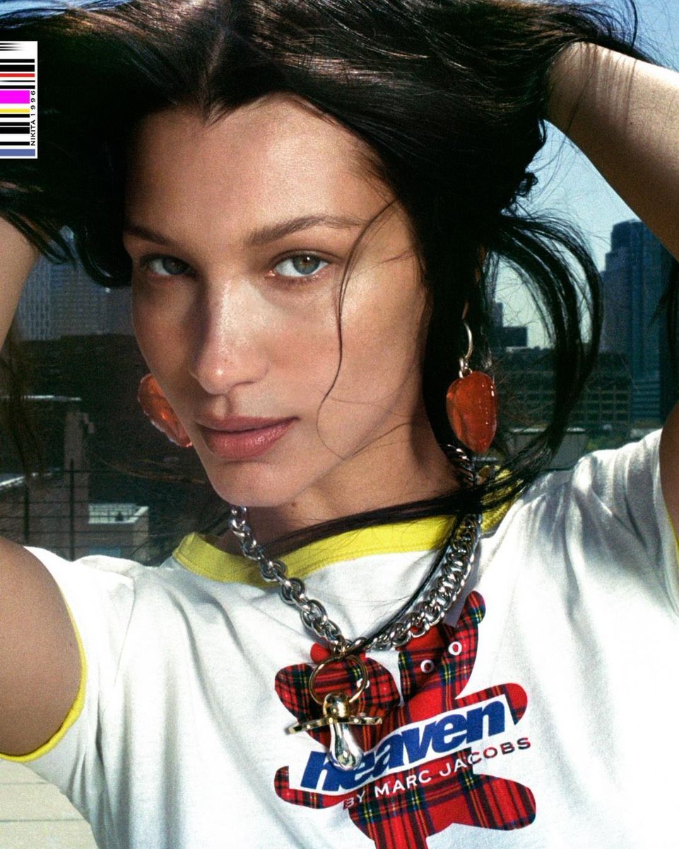 Bella Hadid จาก Heavn by Marc Jacobs
📸 Hugo Comte