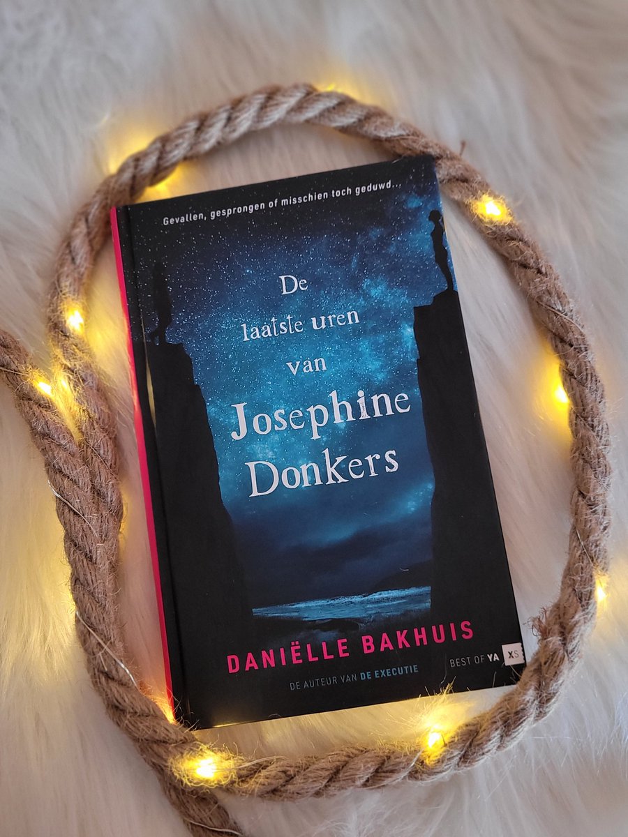 DeKoukleumpjes's tweet photo. Gisteren las Vero 'De laatste uren van Josephine Donkers' van @daniellebakhuis, uit. Deze young-adult is op een geweldige manier in elkaar gezet, waardoor steeds meer puzzelstukjes op zijn plek vallen. Haar recensie volgt op onze website https://t.co/pcLLIB4oxh. @BestofYABooks https://t.co/hia4ZnhfyE