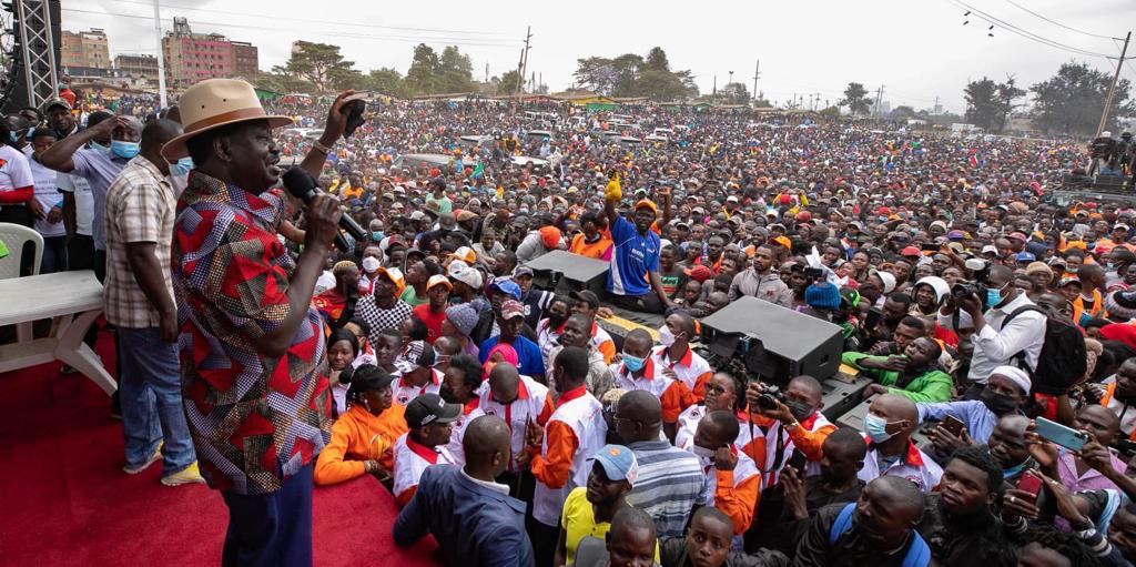edwinsifuna's tweet photo. Wanatuambia haiwezekani #GavaYaBaba kudunga kila mtu jobless thao sita kwa mwezi.
Tunawaambia #Inawezekana kwanza tukifunga hizi tap za wizi mmezoea kumangia.

Tutakata bei ya Unga
Tutakata bei ya Mafuta
Alafu tukate maji https://t.co/WDc5U8ajLU
