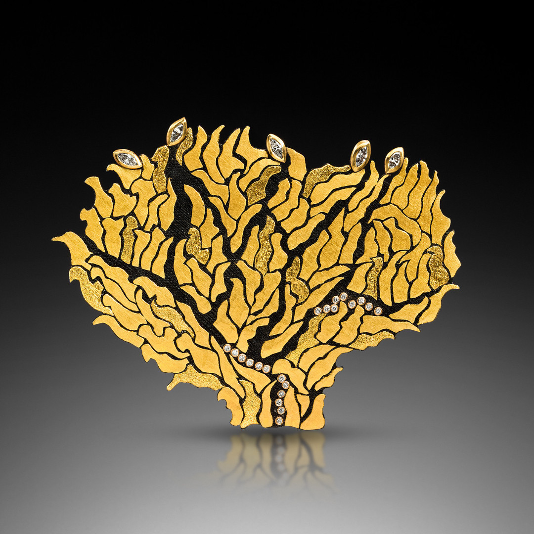 Craft2WearSWC's tweet photo. Namu Cho is a master at blending Damascus steel with high karat gold &amp; diamonds in graceful &amp; simply gorgeous designs. Buy yours at the Virtual Smithsonian Craft Show, 10/23-31.
https://t.co/qgRfB9uCoF
@smithsonian
#AmericanArtistry
#CraftInAmerica
#ContemporaryCraft
#FineCraft https://t.co/bnBFs3wGcu