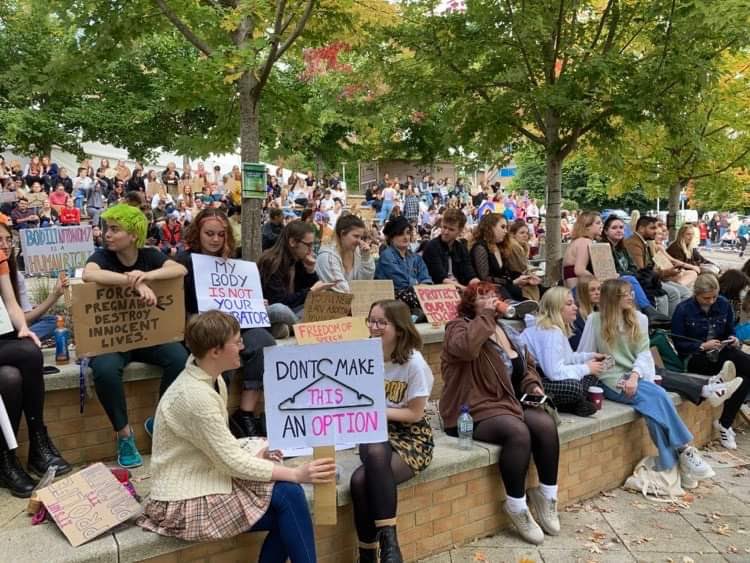 ExeposeNews's tweet photo. Students at the University of Exeter are protesting against the Guild’s affiliation with the pro-life society, Exeter Students For Life https://t.co/YgODKf5ds3