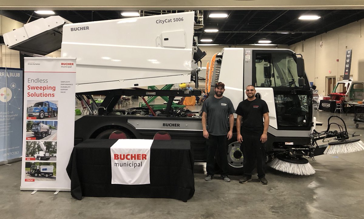 Bucher_BMNA's tweet photo. 👍Big thanks to Sean and Johnny for setting up the equipment for the Bucher exhibit at the APWA NC Conference!
Today - Friday in Hickory, North Carolina. 🎫
#BucherMunicipal #DrivenByBetter #EndlessSweepingSolutions #FirstPassSweeping #exhibit #teamwork #tradeshow #conference https://t.co/qcDM9ERo8L