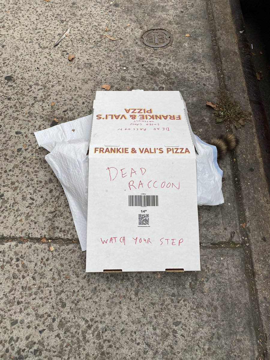 SamGrittner's tweet photo. I’ve lived in NYC for over 15 years. This is the most NYC thing I’ve ever encountered. https://t.co/myPg7vNMUd