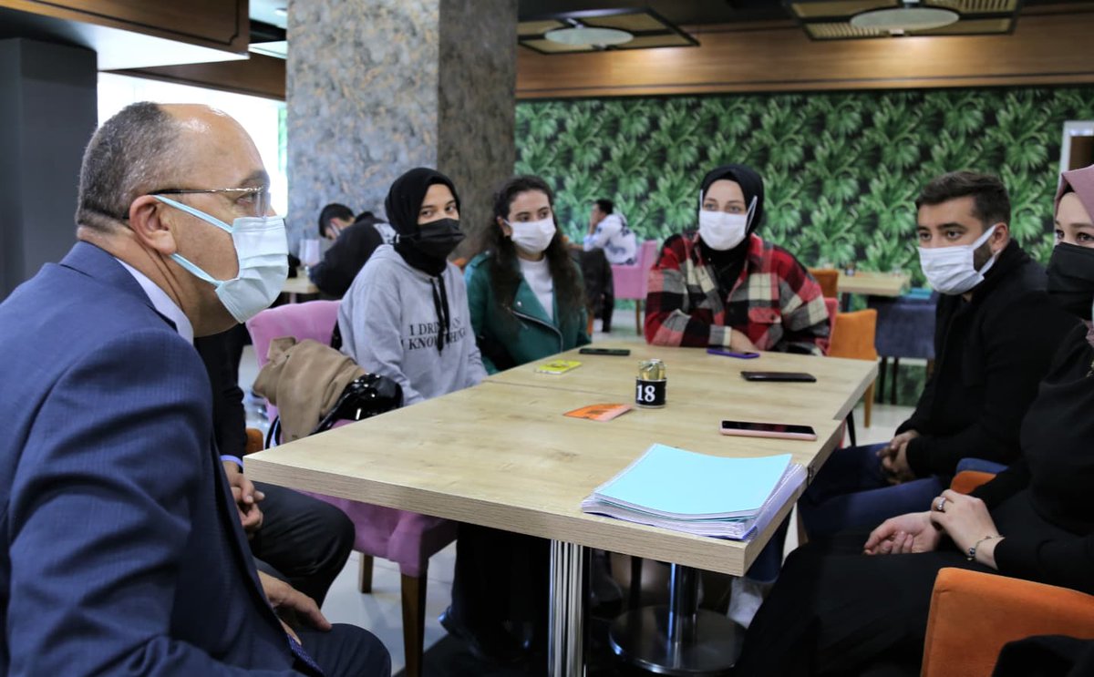 Rektörümüz Prof. Dr. Halil İbrahim Zeybek beraberinde Genel Sekreter Doç. Dr. Fatih Yalçın ile kampüs alanını gezerek, öğrencilerle bir araya geldi.
Ayrıntılar web sayfasında.
#gümüşhane #gümüşhaneüniversitesi #kampüs