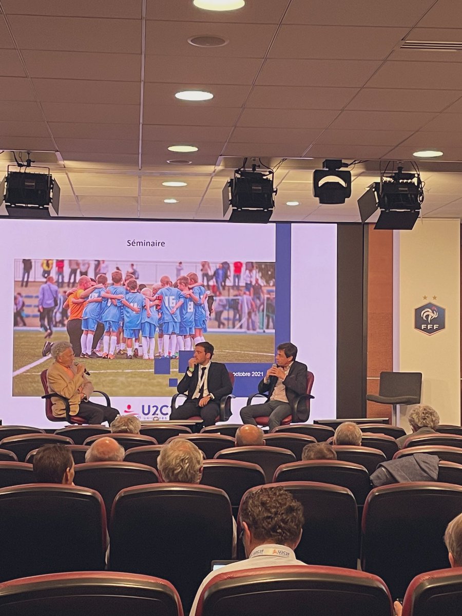 C2Fofficiel's tweet photo. ⏱ 15h10' @n_monfort nous fait l’honneur de sa présence aujourd’hui pour animer une table ronde en compagnie de @JeNegroni Directeur-Général Adjoint de @SCBastia et Nicolas Verdon, Délégué Général de @professionsport. 🔵🔴
#U2C2F #seminaire #PourvousParvous https://t.co/v9kHa1thsn