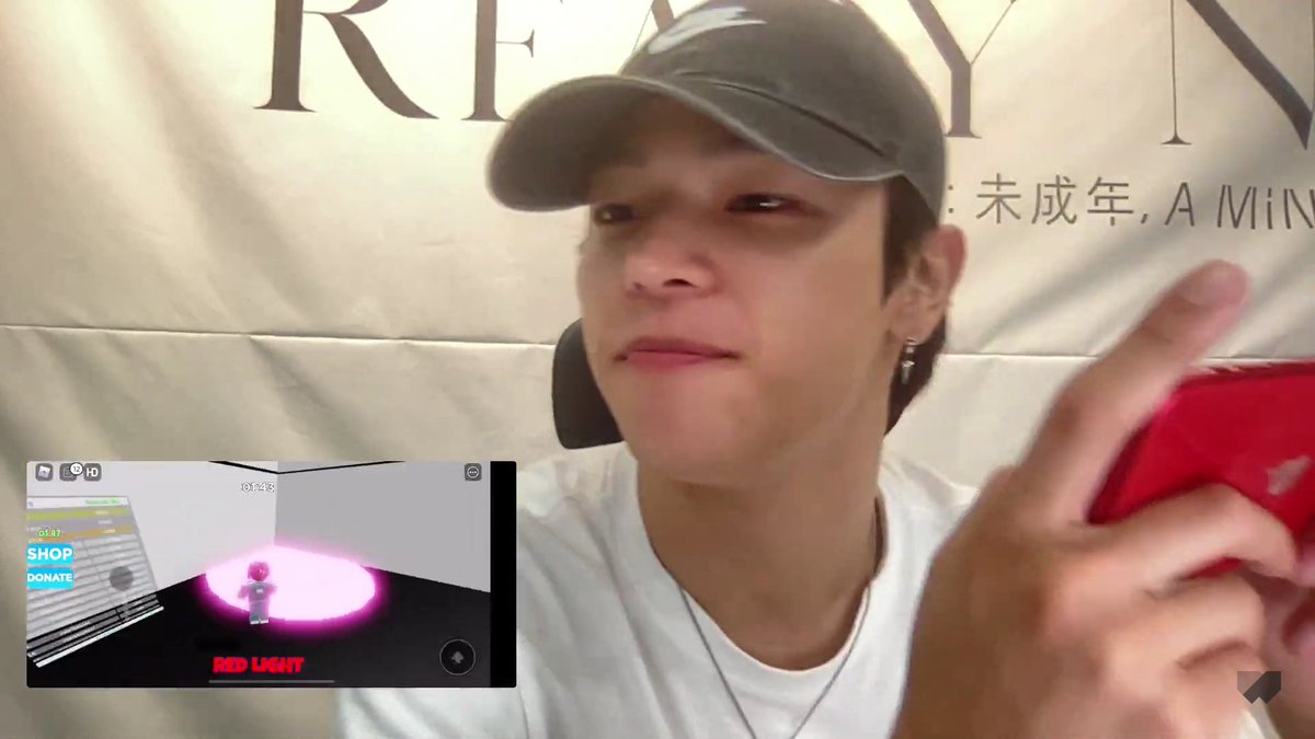 _PuppyW_'s tweet photo. El live fue muy bonito en serio a pesar del internet re lento al principio ver a Woojin jugando roblox y viéndose tan chiquito y lindo, sus risas cada que ganaba y diciendo "easy easy"  hasta su emoción porque una cub estaba en el juego, naoo le llore mares a este live😭❤️ Te amo https://t.co/HyHqAFZSk6