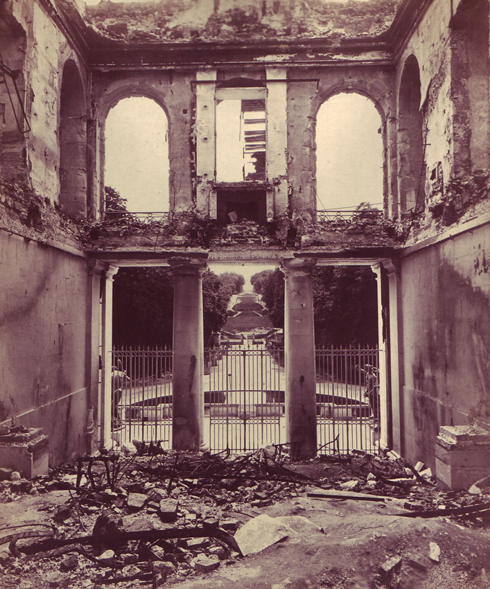PartyLike1660's tweet image. 13 October 1870, Franco-Prussian War, the Château de Saint-Cloud, occupied by Prussian troops, is hit by French counter-fire and burns out. #otd