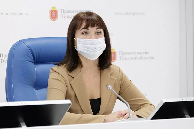 Получить QR-код можно на госуслугах или в приложении СТОП-Ковид19, имея подтвержденную учетную запись. Оформить её можно в МФЦ, через «мобильный банк» либо онлайн с помощью усиленной квалифицированной электронной подписи.