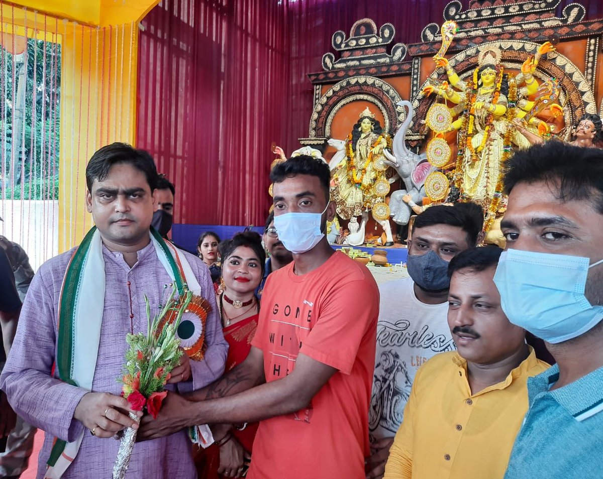 Shantanu_bjp's tweet photo. গোবরডাঙ্গা পৌরমন্ডলে দূর্গা মায়ের মন্ডপে প্রণাম করে মায়ের আশীর্বাদ নিয়েছি। মহামায়ার কাছে আমাদের প্রার্থনা, আমরা সকল সনাতনী শক্তি যাতে একজোট হয়ে আমাদের কৃষ্টি, সংস্কৃতি এবং ধর্মীয় বিশ্বাসের প্রতি আরও বেশি শ্রদ্ধাশীল হতে পারি।
#JayMaDurga
#DurgaPuja2021 https://t.co/IEs9bc91B0