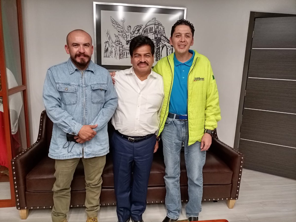 jhonjardines's tweet photo. Nuestra Alcaldía inicia un nuevo gobierno con @fchiguil se consolidará un gobierno de resultados en beneficio de todos. Fue una excelente reunión, productiva, con metas claras. #UnidosPodemosTodo https://t.co/bE69rcB9nX