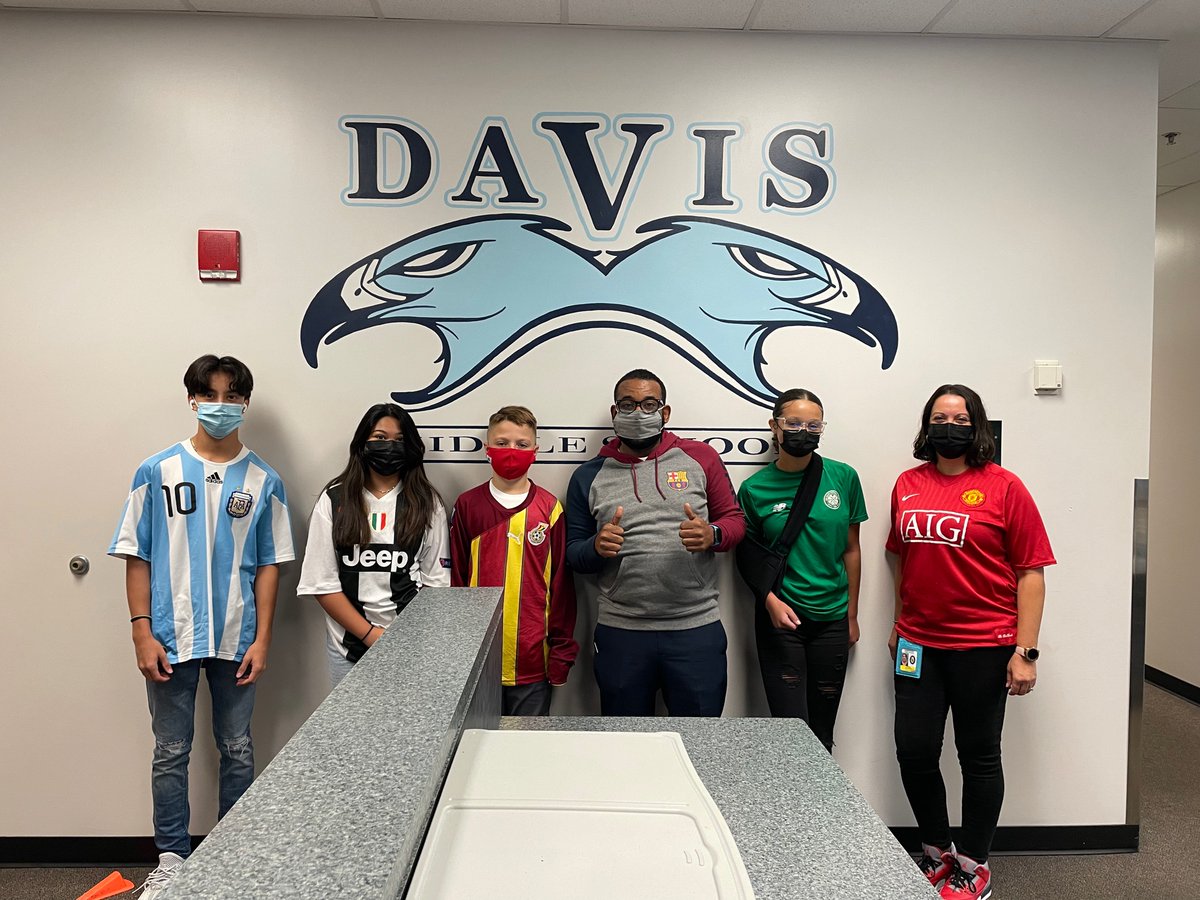 DavisMiddle's tweet photo. Day 2 of Hispanic Heritage Spirit Week #FutbolDay #SpiritWeek https://t.co/vnBTNB8SPk