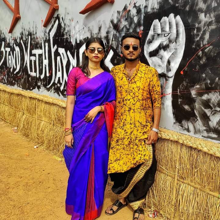 PrabalGhosh11's tweet photo. Bishnupur Ward No.= 3,
This Year #DurgaPuja2021 Theme is to stay by the side of the Farmers.
#WeStandWithFarmers.
#ResignPM_Modi
@narendramodi
@BJP4India. https://t.co/obki2RSyPo