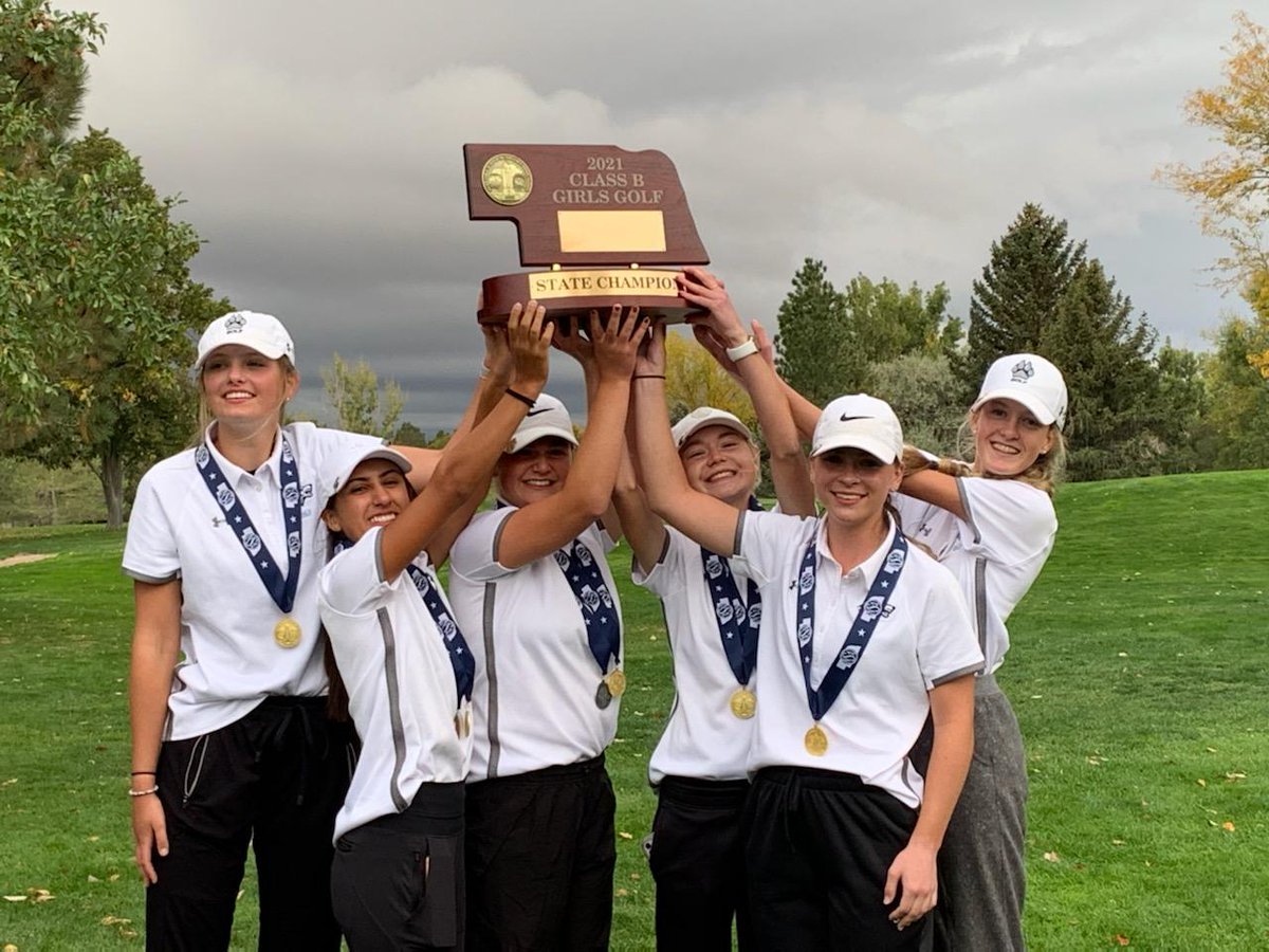 Girls Golf earned the 2021 Class B State Champs title!  Congrats!

Sophomore J. Karmazin placed 1st 
Senior E. Karmazin placed 2nd 
Senior E. Houston placed 10th 

Go Wolves! #EPSAchieves